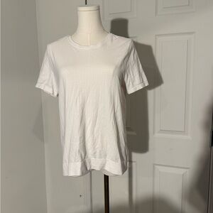 Athleta White Lightweight Performance Tee | Size M | Elastic Waist